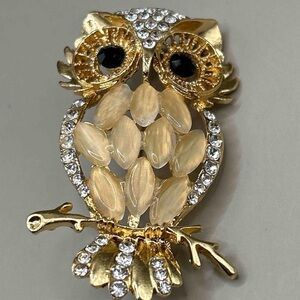 Nwots Elegant Gold and White Owl Brooch